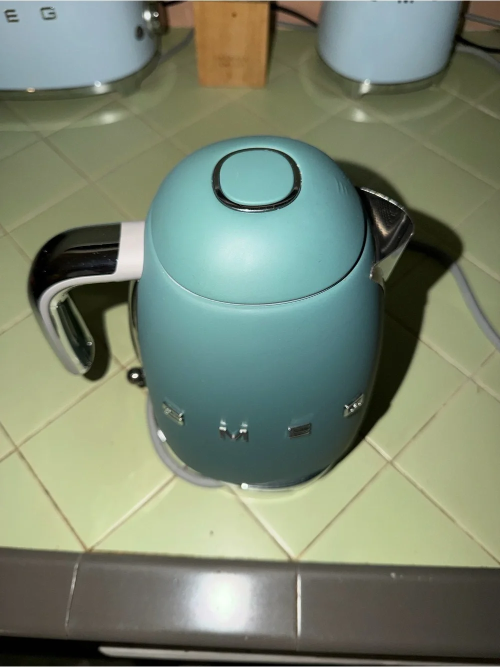 SMEG Retro Electric Kettle in Matte Blue (Jade)